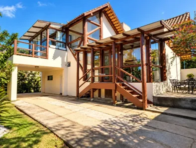 Casa com 3 Quartos à venda, 225m² no Rio Tavares, Florianópolis