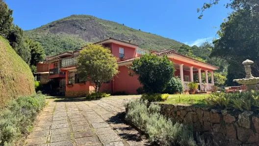 Casa de Condomínio com 4 Quartos à venda, 400m² no Nogueira, Petrópolis