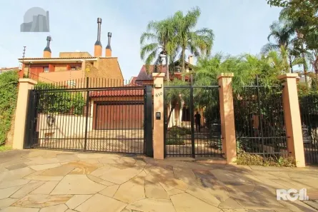Casa com 4 Quartos à venda, 381m² no Chácara das Pedras, Porto Alegre