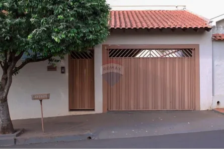 Casa com 4 Quartos à venda, 160m² no Jardim Marivan, São Joaquim da Barra