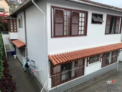Casa com 4 Quartos à venda, 275m² no Mosela, Petrópolis
