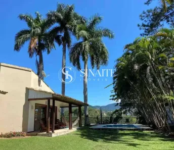 Casa com 4 Quartos para alugar, 300m² no , Itatiaia