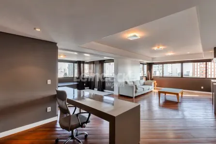 Apartamento com 3 Quartos para alugar, 200m² no Auxiliadora, Porto Alegre