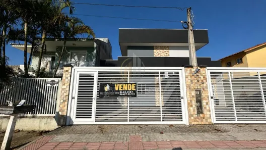 Casa com 3 Quartos à venda, 147m² no Balneário Coroados, Guaratuba