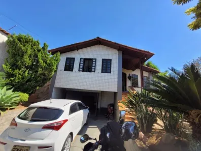 Casa com 4 Quartos à venda, 200m² no Jardim Imperial, Atibaia