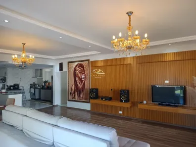 Casa com 5 Quartos à venda, 385m² no Jardim Boa Vista, Campo Magro