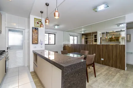 Apartamento com 2 Quartos à venda, 75m² no Centro, Curitiba