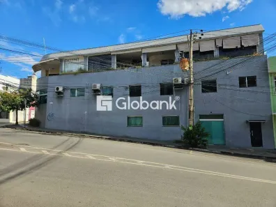 Sala Comercial para alugar, 190m² no Centro, Montes Claros