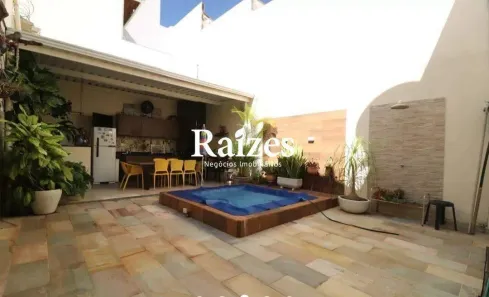Casa com 3 Quartos para alugar, 244m² no Cazeca, Uberlândia