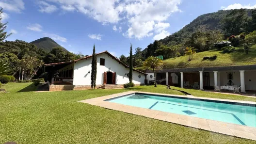 Casa com 4 Quartos à venda, 273m² no Cuiabá, Petrópolis