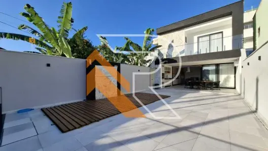 Casa com 4 Quartos à venda, 203m² no Itaipu, Niterói