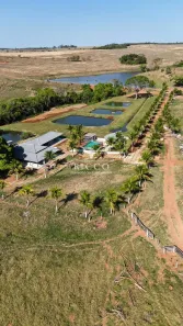 Fazenda/Sítio com 6 Quartos à venda, 45m² no Centro, Piracanjuba