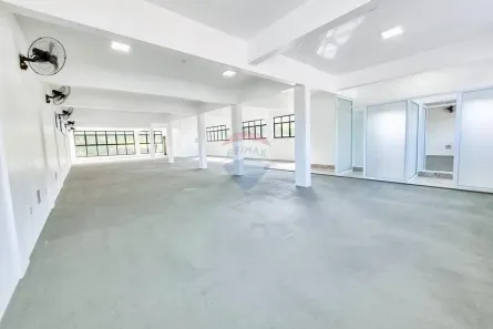 Sala Comercial para alugar, 245m² no Linhares, Juiz de Fora