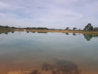 Fazenda/Sítio com 3 Quartos à venda, 100m² no Setor Morada do Lago, Trindade