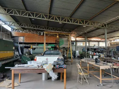 Galpão/Depósito/Armazém para alugar, 400m² no Célvia, Vespasiano