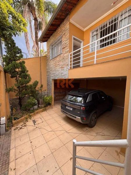Casa com 3 quartos — Santa Amélia, Belo Horizonte