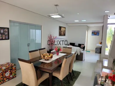 Sobrado com 3 Quartos à venda, 275m² no Jardim América I, Uberlândia