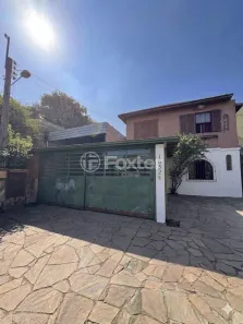 Casa com 5 Quartos à venda, 400m² no Medianeira, Porto Alegre