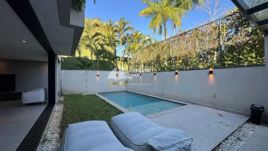 Casa de Condomínio com 4 Quartos para alugar, 250m² no Bairro de Juquehy, São Sebastião
