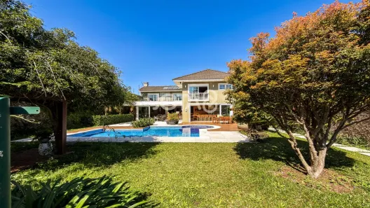 Casa com 5 Quartos à venda, 422m² no Butiatuvinha, Curitiba