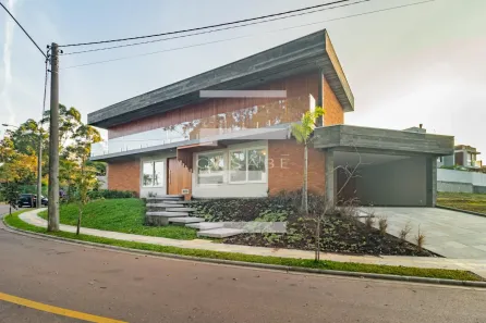 Casa de Condomínio com 4 Quartos para alugar, 283m² no Centro, Gravataí