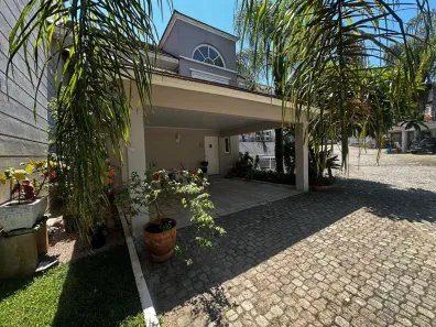 Casa de Condomínio com 3 Quartos para alugar, 191m² no Pedra Redonda, Porto Alegre