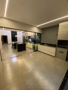 Casa com 3 Quartos à venda, 130m² no Jardim Patrícia, Uberlândia