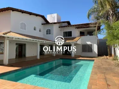 Casa com 8 Quartos à venda, 384m² no Umuarama, Uberlândia