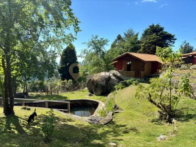 Fazenda/Sítio com 2 Quartos para alugar, 250m² no Cascatinha, Nova Friburgo