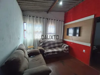 Casa com 2 Quartos à venda, 138m² no São Jorge, Uberlândia