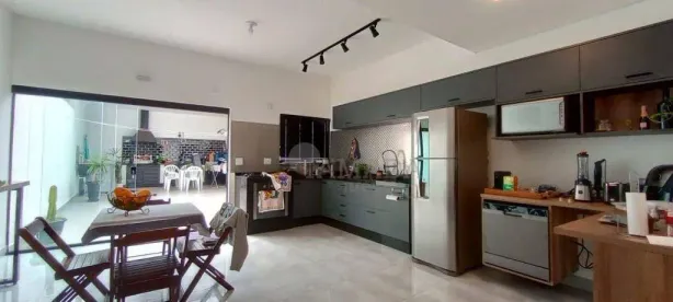 Casa com 3 Quartos à venda, 300m² no Jardim Tietê, São Paulo