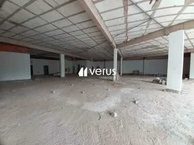 Prédio Comercial para alugar, 2600m² no Centro, Uberlândia