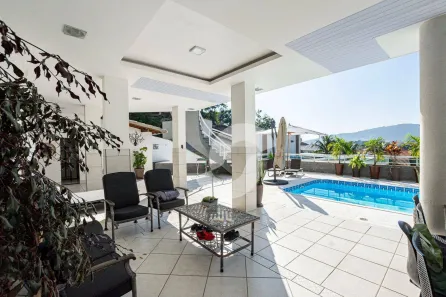 Casa de Condomínio com 5 Quartos à venda, 526m² no Charitas, Niterói