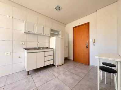 Apartamento com 1 Quarto para alugar, 29m² no Zona 07, Maringá