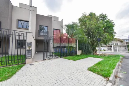 Sobrado com 3 Quartos à venda, 130m² no Novo Mundo, Curitiba