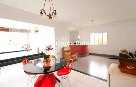 Casa com 5 Quartos para alugar, 259m² no Vigilato Pereira, Uberlândia