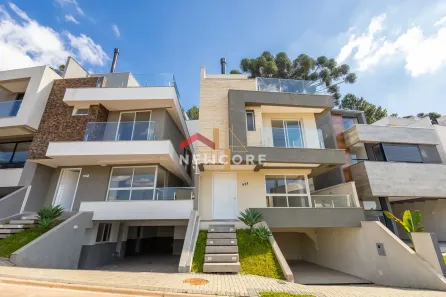 Casa de Condomínio com 3 Quartos à venda, 231m² no Santa Cândida, Curitiba