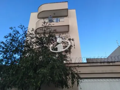Apartamento com 3 Quartos para alugar, 105m² no Santa Mônica, Uberlândia
