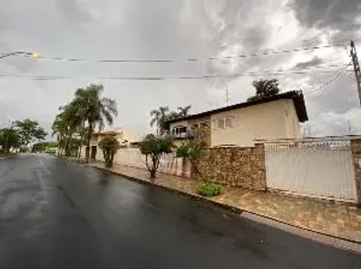 Sobrado com 4 Quartos à venda, 840m² no Jardim Cardinalli, São Carlos