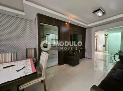 Casa de Condomínio com 3 Quartos à venda, 120m² no Aclimação, Uberlândia