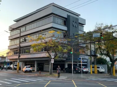 Prédio Comercial para alugar, 940m² no Jardim Botânico, Porto Alegre