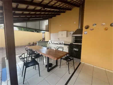 Casa com 4 Quartos à venda, 294m² no Cidade Jardim, Uberlândia