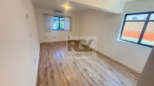 Sala Comercial para alugar, 35m² no Ponta da Praia, Santos