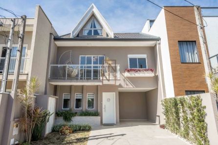 Sobrado com 3 Quartos à venda, 175m² no Pinheirinho, Curitiba