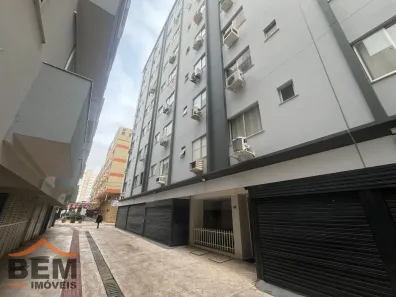 Apartamento com 3 Quartos para alugar, 92m² no Centro, Balneário Camboriú
