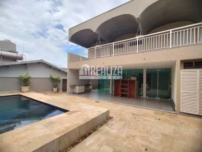 Casa de Condomínio com 5 Quartos para alugar, 510m² no São Sebastião, Uberaba