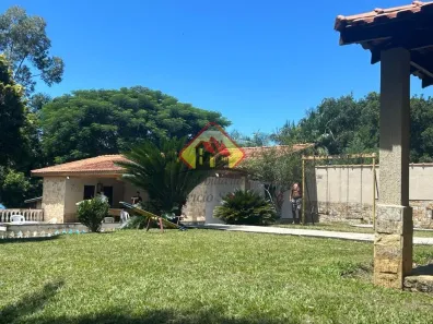 Fazenda/Sítio com 4 Quartos à venda, 250m² no Vila Caetano, Taubaté