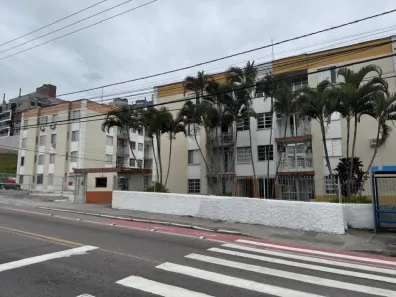 Apartamento com 2 Quartos à venda, 60m² no Abraão, Florianópolis