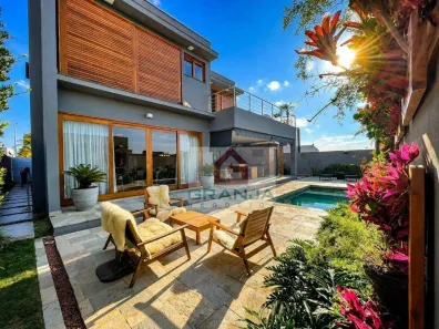 Casa de Condomínio com 3 Quartos à venda, 370m² no Granja Viana, Carapicuíba