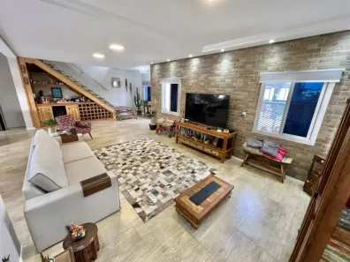 Sobrado com 3 Quartos à venda, 257m² no Igara, Canoas